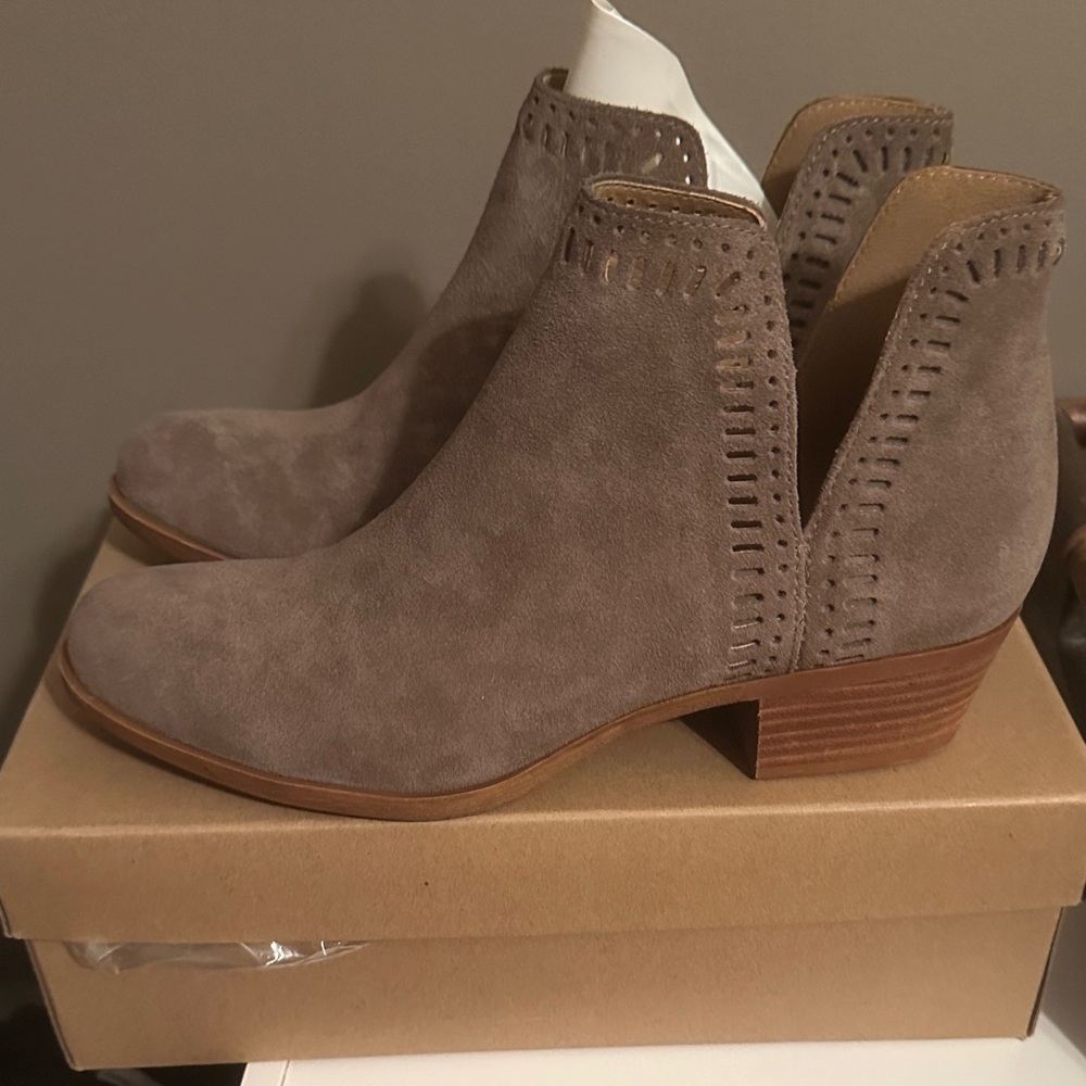 Lucky Brand  Ankle Booties 8.5 LP-Bustina